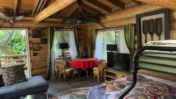 1 bedroom, desk, WiFi, bed sheets