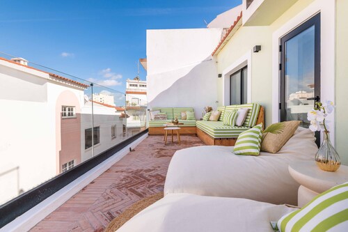 Beach Townhouse - Luxury, Wi-Fi, AC, 2min from the beach