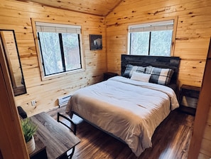 2 bedrooms, desk, free WiFi, bed sheets