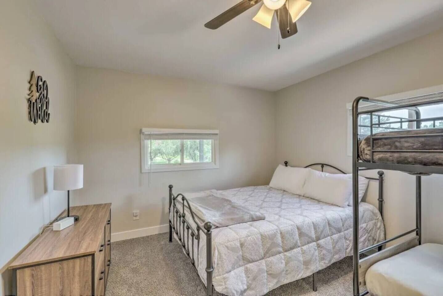 2 bedrooms, iron/ironing board, travel cot, free WiFi