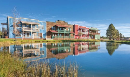 Pet friendly, Mountain Gem, with a Spa!