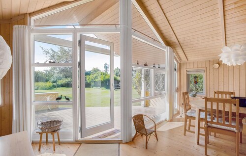 Nice home in Tisvildeleje with sauna