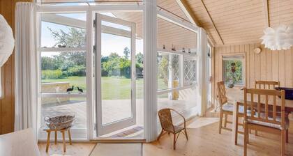 Nice home in Tisvildeleje with sauna