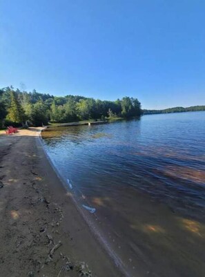 Liegestühle, Strandtücher