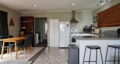 Comfortable Home, Big Backyard