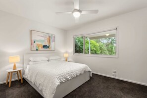 4 bedrooms, desk, iron/ironing board