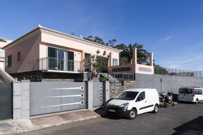 Exterior - With jacuzzi, sea view - Casa da Quinta Grande (Quinta Grande)