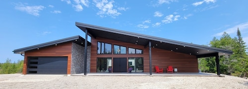 Luxury Tobermory Retreat | Courtyard Hot Tub, Dock & Lake Views | Sleeps 12