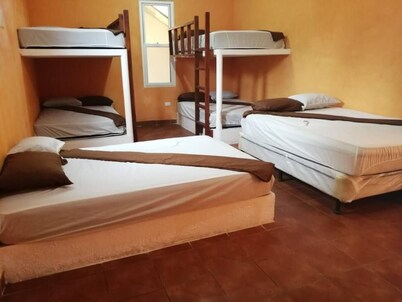 Bungalows Familiares capacidad 8-10 y 12 personas