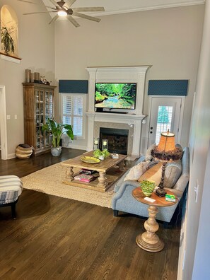 Living area - 2024 KY Derby Golf Community Home (Louisville)