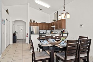 Dining - Beautiful, sun-drenched 4 Bed 3 Bath Villa within The Sanctuary at West Haven (Davenport)