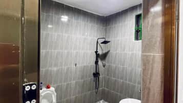 Dusche, Handtücher, Seife, Shampoo