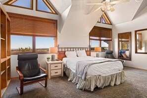 5 bedrooms, desk, iron/ironing board, travel cot