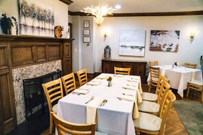 Dining - Country Suite II w/ Breakfast (Mount Joy)