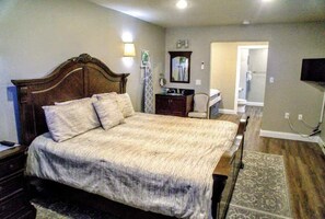 2 bedrooms, WiFi - Country Suite II w/ Breakfast (Mount Joy)