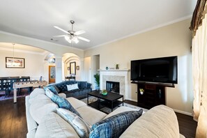 TV connectée, cheminée