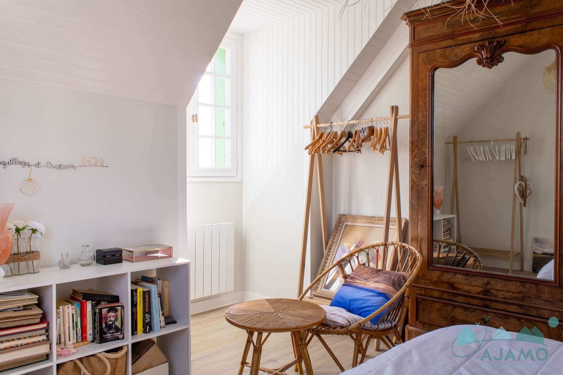 4 室のベッドルーム、WiFi (無料)