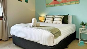 4 Schlafzimmer, Schreibtisch, BĂŒgeleisen/BĂŒgelbrett, kostenloses WLAN