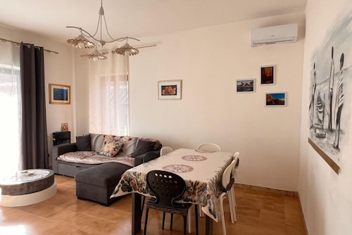 spacious and comfortable apartment near the sea
