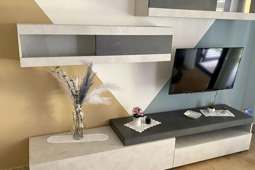 spacious and comfortable apartment near the sea