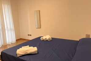 1 habitación, wifi y ropa de cama