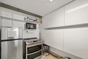 Private kitchen - Beautiful condominium with view to the sea and internal jacuzzi. (Galveston)