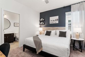 15 Schlafzimmer, Schreibtisch, Bügeleisen/Bügelbrett, kostenloses WLAN