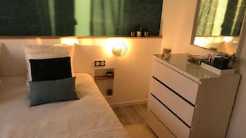 1 bedroom, iron/ironing board, WiFi, bed sheets