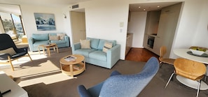 Smart TV - Iconic 'Gazebo' Building with Harbour Views (Elizabeth Bay)