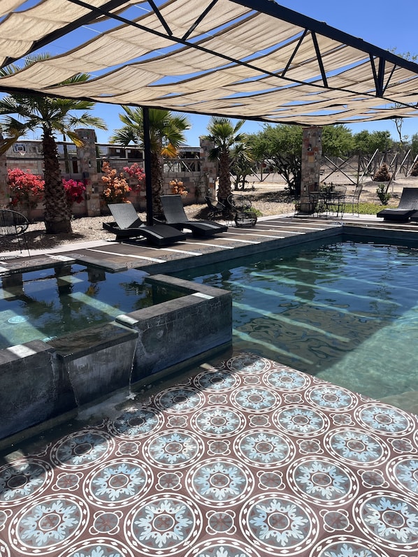 Piscine extérieure (ouverte en saison)