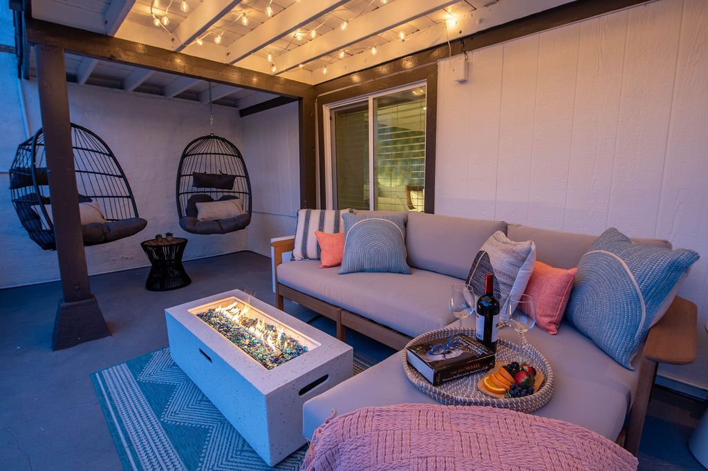 Smart TV, fireplace, video games