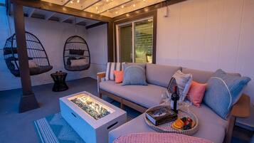 Smart TV, fireplace, video games