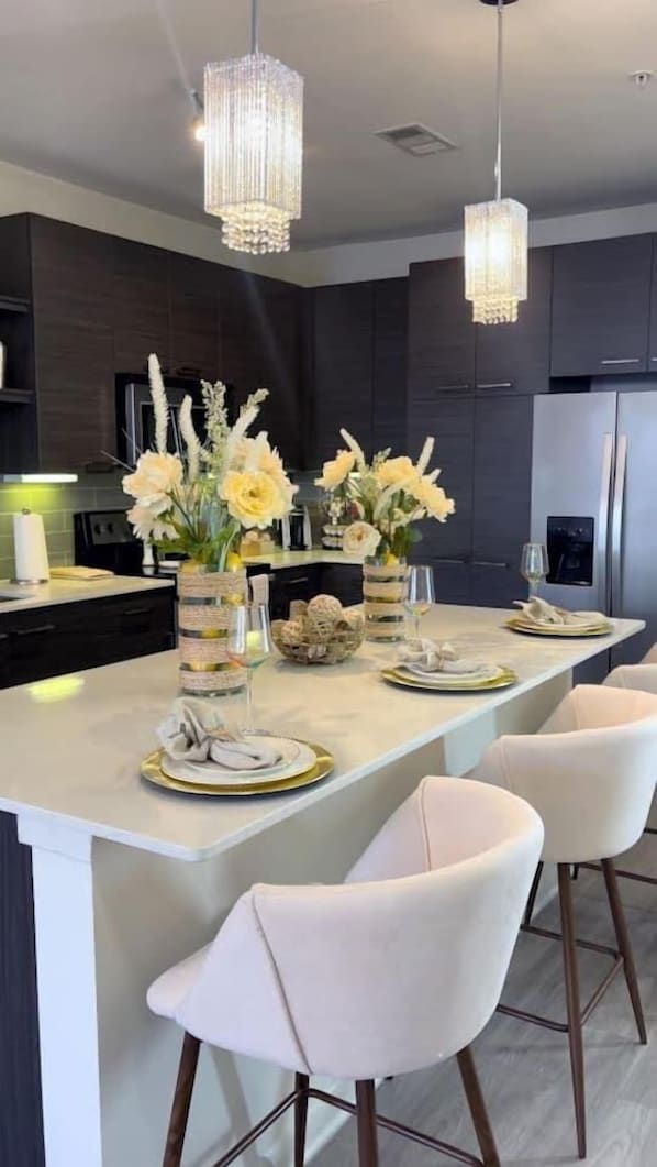 Private kitchen - Atlanta Beltline Luxury Suite (Atlanta)