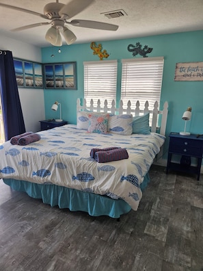 3 bedrooms, travel cot, free WiFi, bed sheets