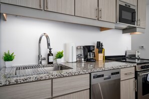 Fridge, microwave, oven, stovetop - Cozy Studio w/Private Balcony! (Birmingham)