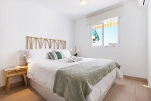 1 bedroom, iron/ironing board, free WiFi, bed sheets - Apartment 'Joya' with Shared Pool, Wi-Fi and Air Conditioning (Torremolinos)