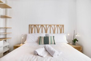 1 bedroom, iron/ironing board, free WiFi, bed sheets - Apartment 'Joya' with Shared Pool, Wi-Fi and Air Conditioning (Torremolinos)