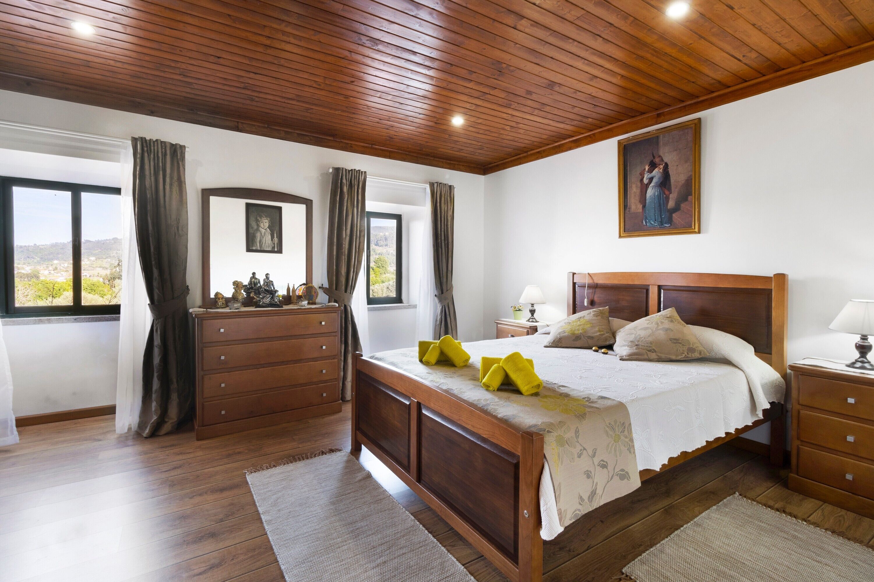 3 bedrooms, iron/ironing board, free WiFi, bed sheets