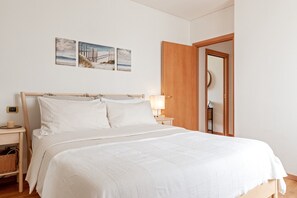 1 bedroom, iron/ironing board, free WiFi, bed sheets - Apartment 'Cozy Retreat In Coastal Livorno' with Wi-Fi (Livorno)