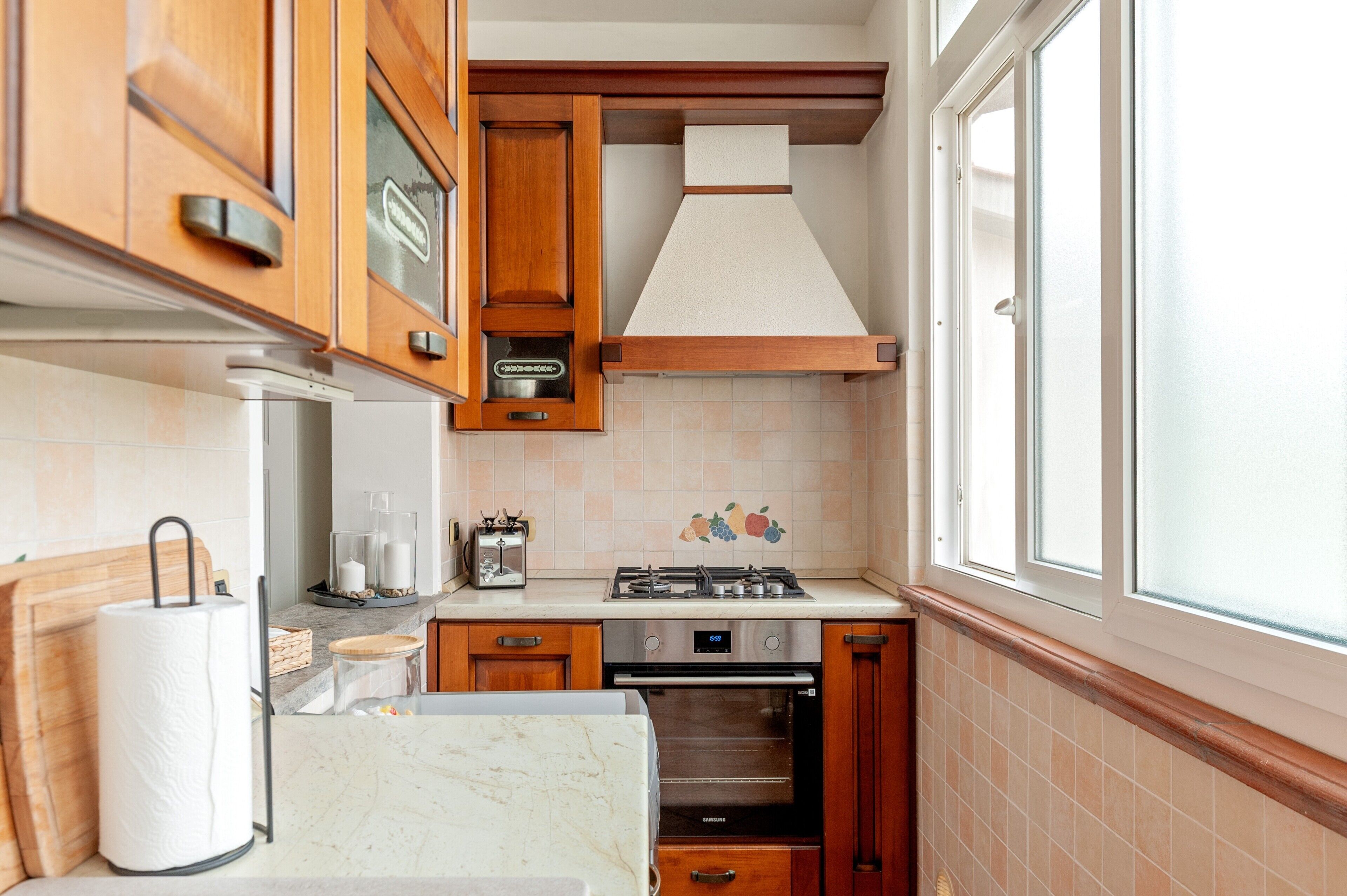 Frigorifero, forno, piano cottura, lavastoviglie