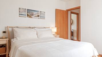 1 chambre, fer et planche Ă repasser, Wi-Fi gratuit, draps fournis