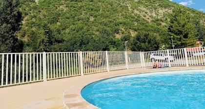 Appartement 'Le Dignois' avec piscine partagée et balcon