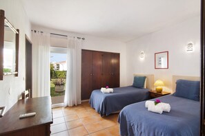 5 makuuhuonetta, silitysrauta/-lauta, ilmainen Wi-Fi, vuodevaatteet