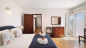 5 bedrooms, iron/ironing board, free WiFi, bed sheets