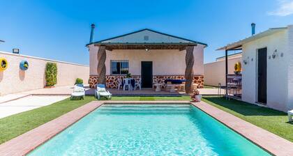 Holiday Home 'Casa Rural Lola - Lantejuela' with Private Pool, Wi-Fi and Air Conditioning