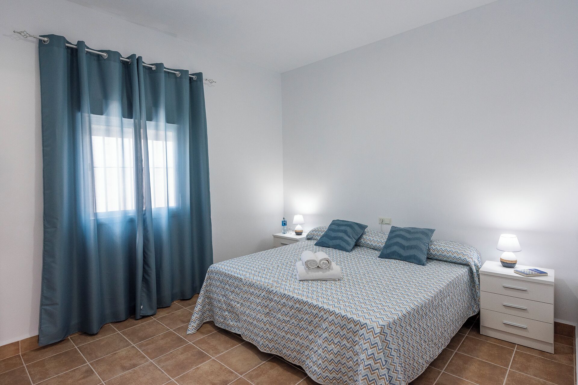 8 chambres, fer et planche à repasser, Wi-Fi gratuit, draps fournis