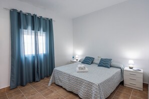 8 slaapkamers, een strijkplank/strijkijzer, gratis wifi, beddengoed