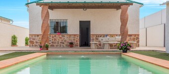 Holiday Home 'Casa Rural Lola - Lantejuela' with Private Pool, Wi-Fi and Air Conditioning