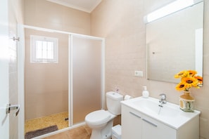 Shower, towels
