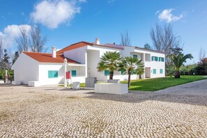 Exterior - Apartment 'Prainha Paradise - Algarve' with Shared Pool, Wi-Fi and Air Conditioning (Alvor)